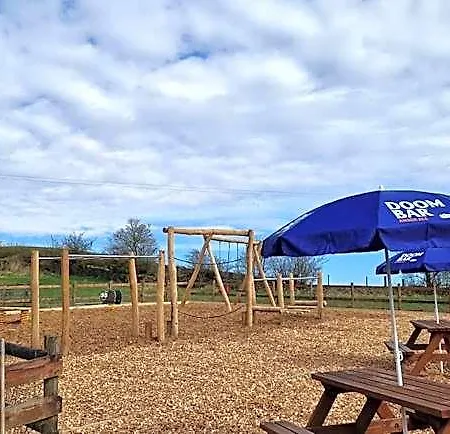 Fogadó Station 4*